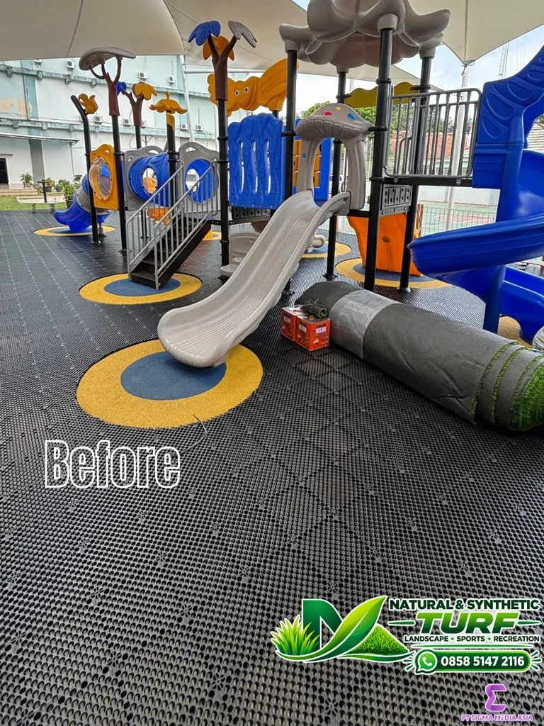 Playground sebelum dipasang rumput sintetis