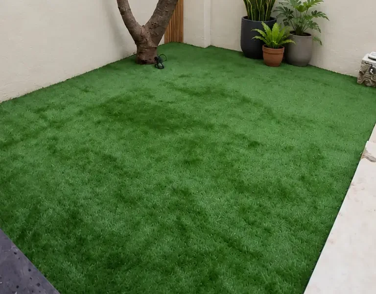 Jual Rumput Sintetis Makassar untuk Rumah, Kafe & Hotel