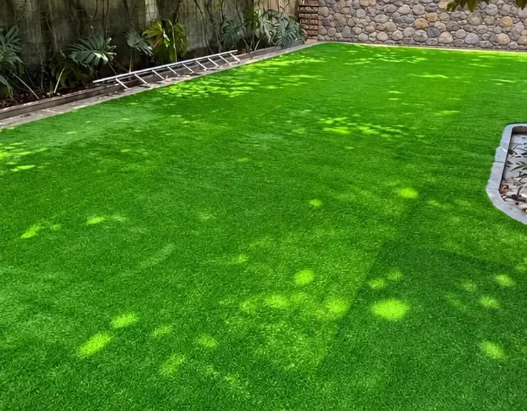 Jual Rumput Sintetis Situbondo untuk Hotel, Rumah Makan & Rumah